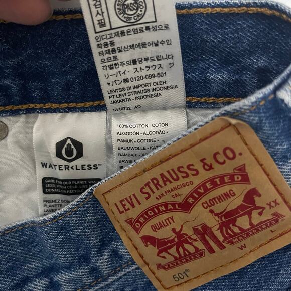 Levi’s 501 6” Denim Shorts Button Fly Women’s 100% Cotton Shorts - Size W32 - Picture 5 of 6